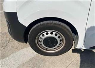 TOYOTA 1.5D 74KW MWB BUSINESS (102CV) FURG - 4244-LMS